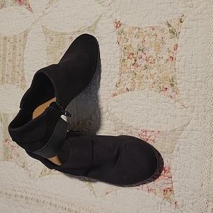 Ladies Size 6 Booties